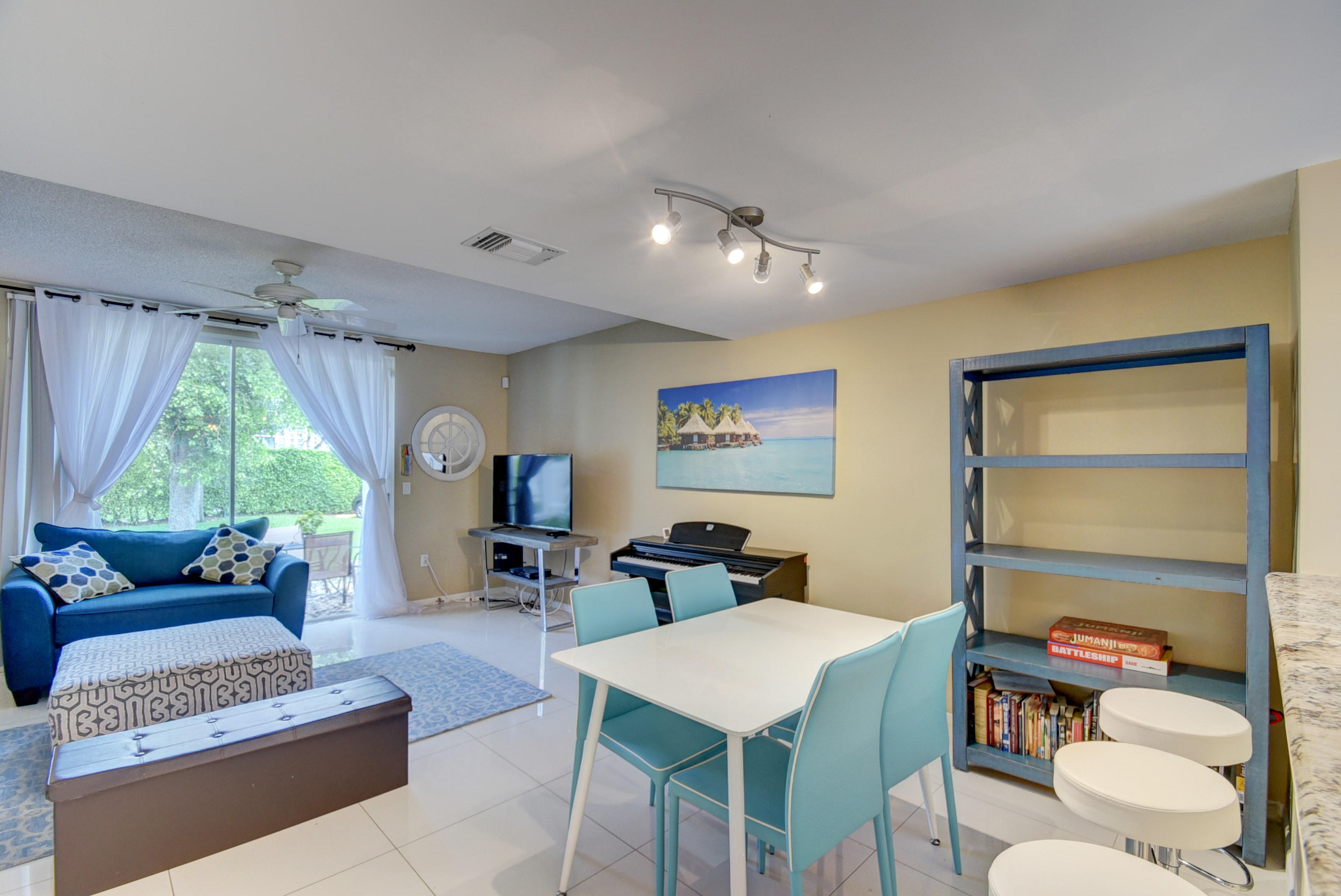 848 Jeffery Street Boca Raton, FL 33487 - Photo 5 of 20 Living Room 3