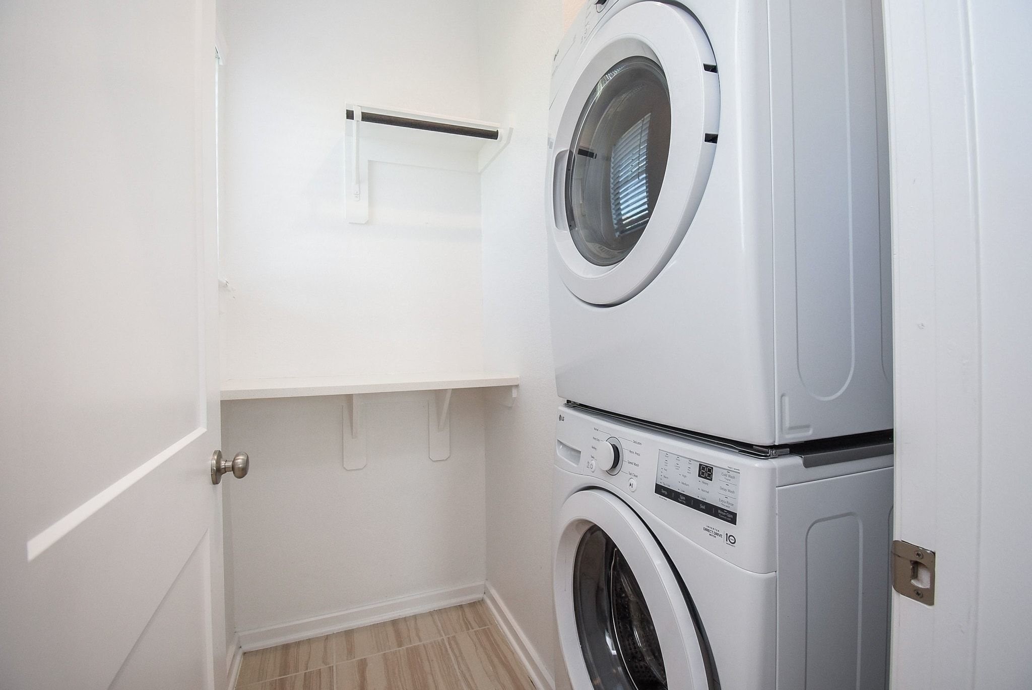 7643 Green Bulrush Way Katy, TX 77493 - Photo 16 of 20 a utility room with dryer and washer