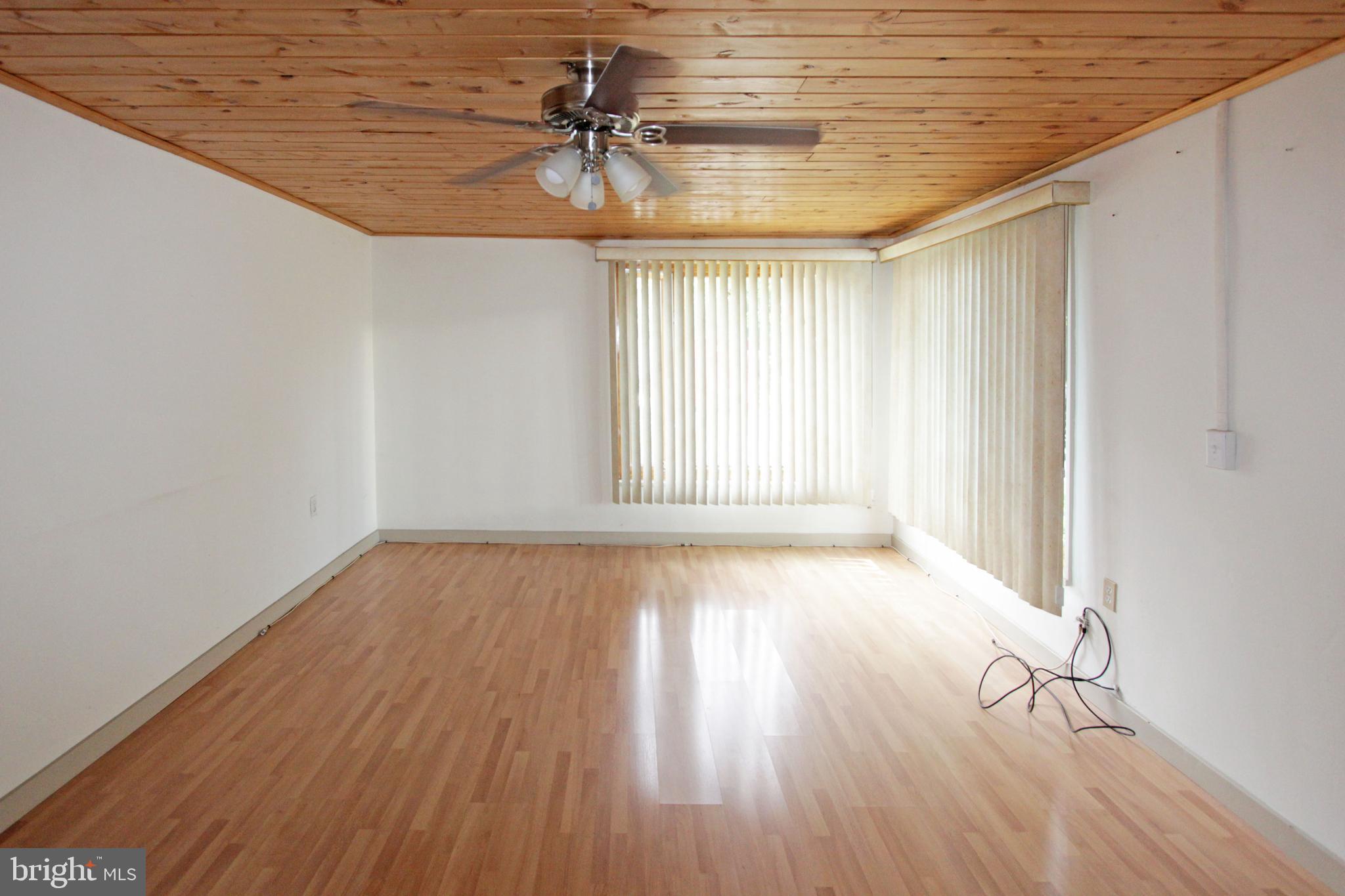 513 Cherry Tree Road Aston, PA 19014 - Photo 11 of 17