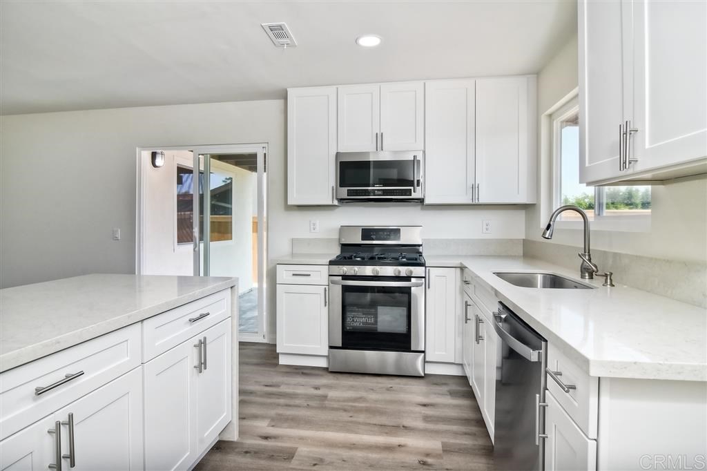 4541 Golden Ridge Drive Oceanside, CA 92056 - Photo 3 of 25 Gallery Image 3