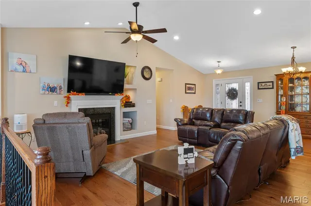 $435,000 | 1232 Wentworth Court, Troy, IL 62294