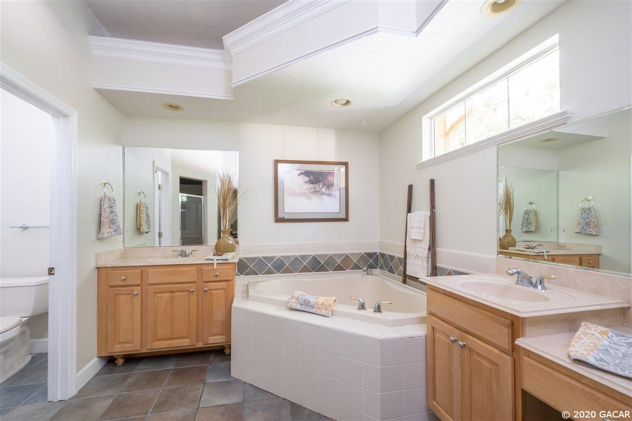 1609 Southwest 86th Terrace Gainesville, FL 32607 - Photo 13 of 30 Gallery Image 13