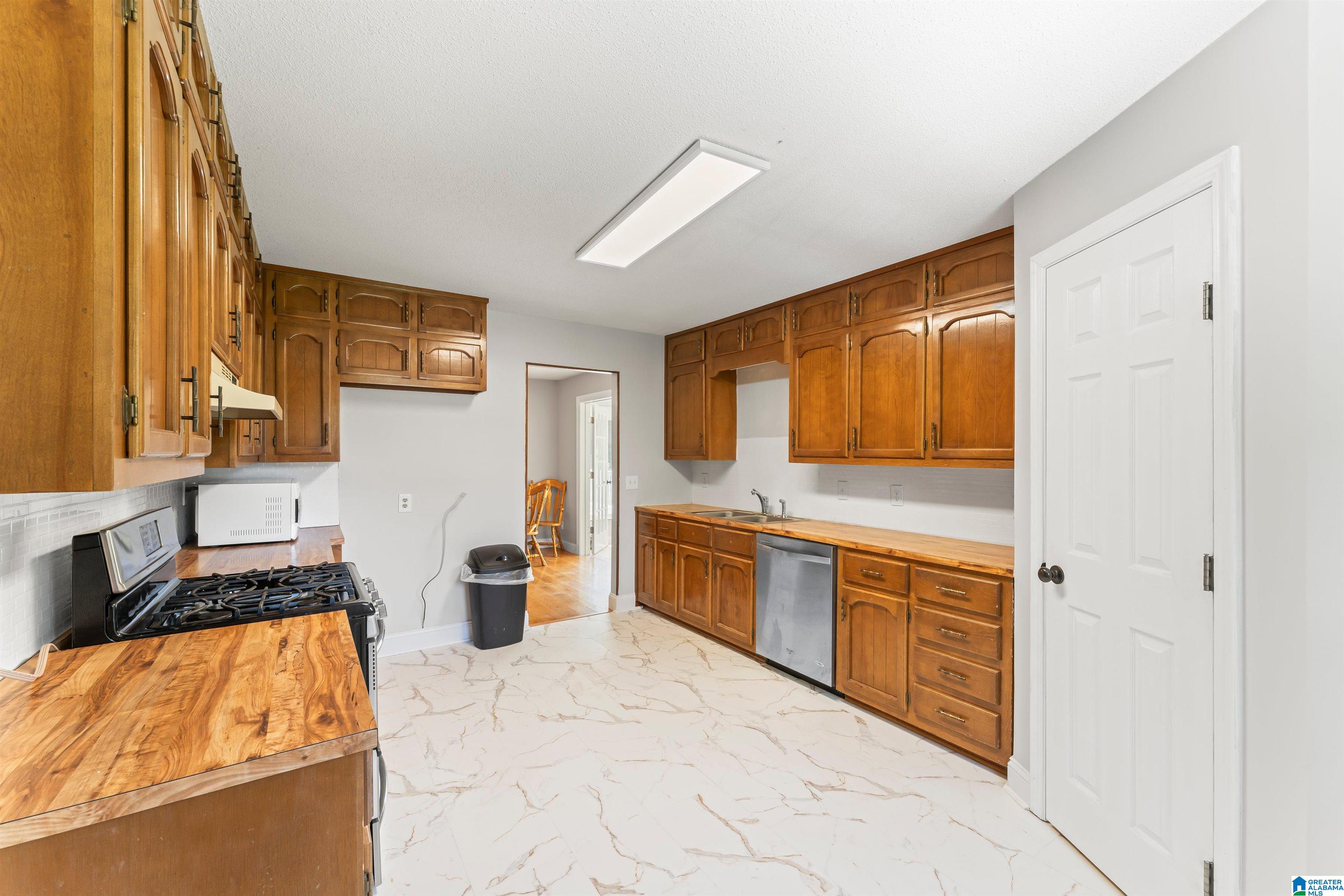 4449 Jewell Road Pinson, AL 35126 - Photo 10 of 28