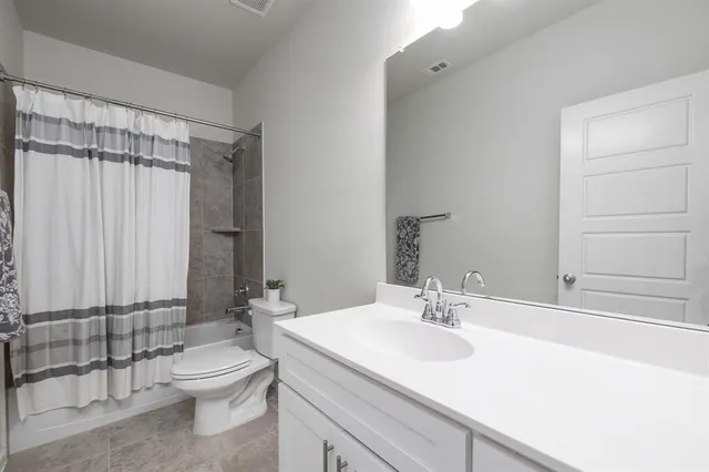 $400,000 | 538 Cherry Hill Road, Red Oak, TX 75154