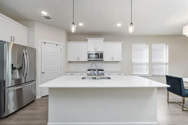 $400,000 | 538 Cherry Hill Road, Red Oak, TX 75154