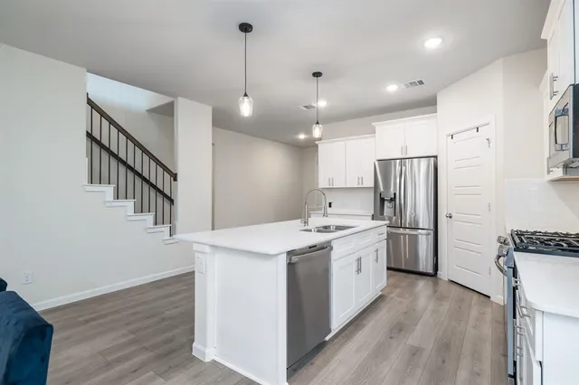 $400,000 | 538 Cherry Hill Road, Red Oak, TX 75154