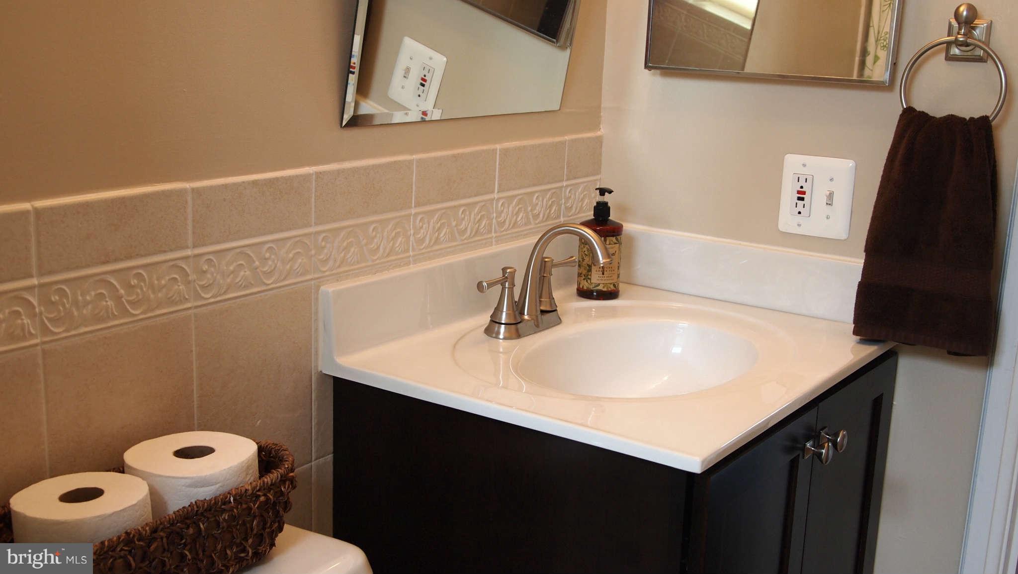 3035 South Buchanan Street, Unit C2 Arlington, VA 22206 - Photo 18 of 24 Bath