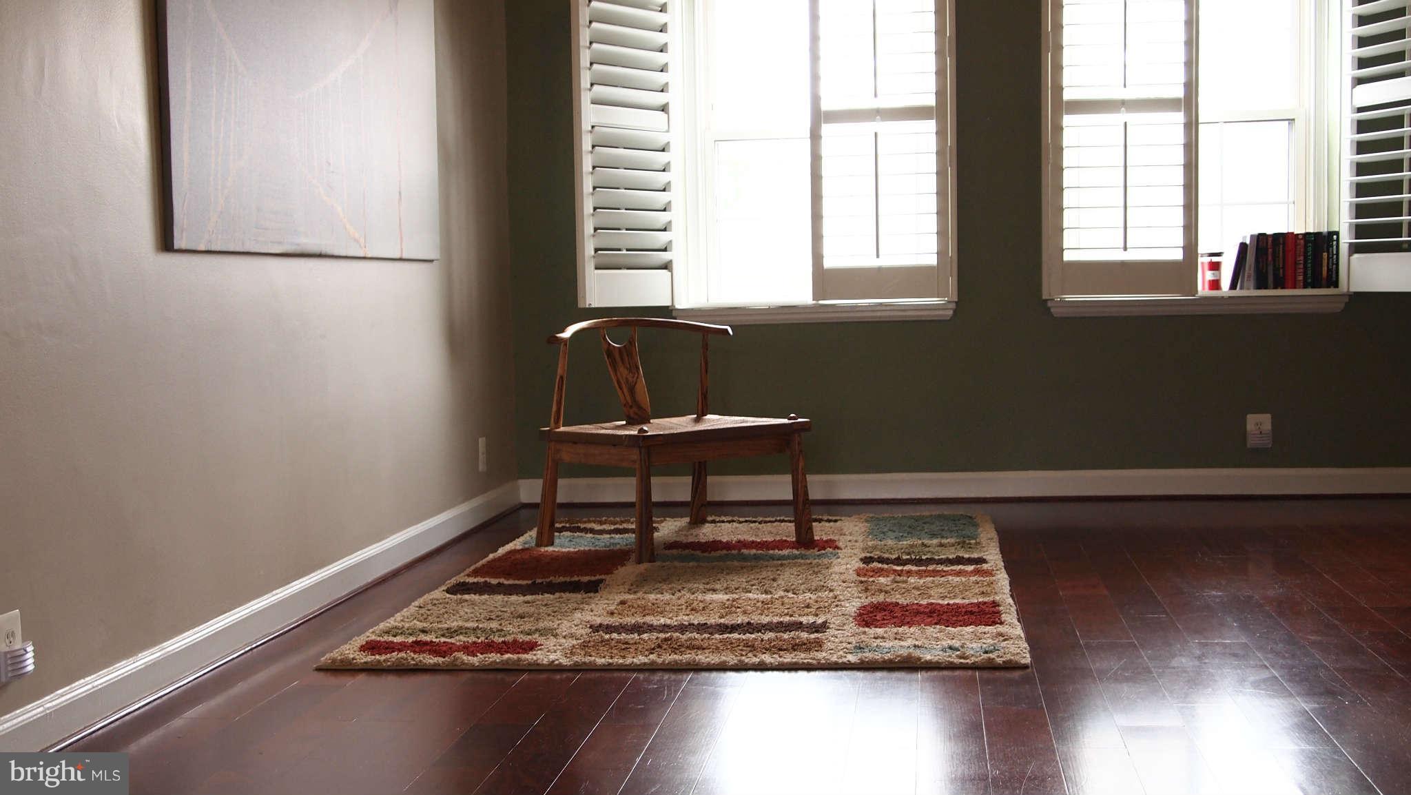 3035 South Buchanan Street, Unit C2 Arlington, VA 22206 - Photo 4 of 24 Living Room