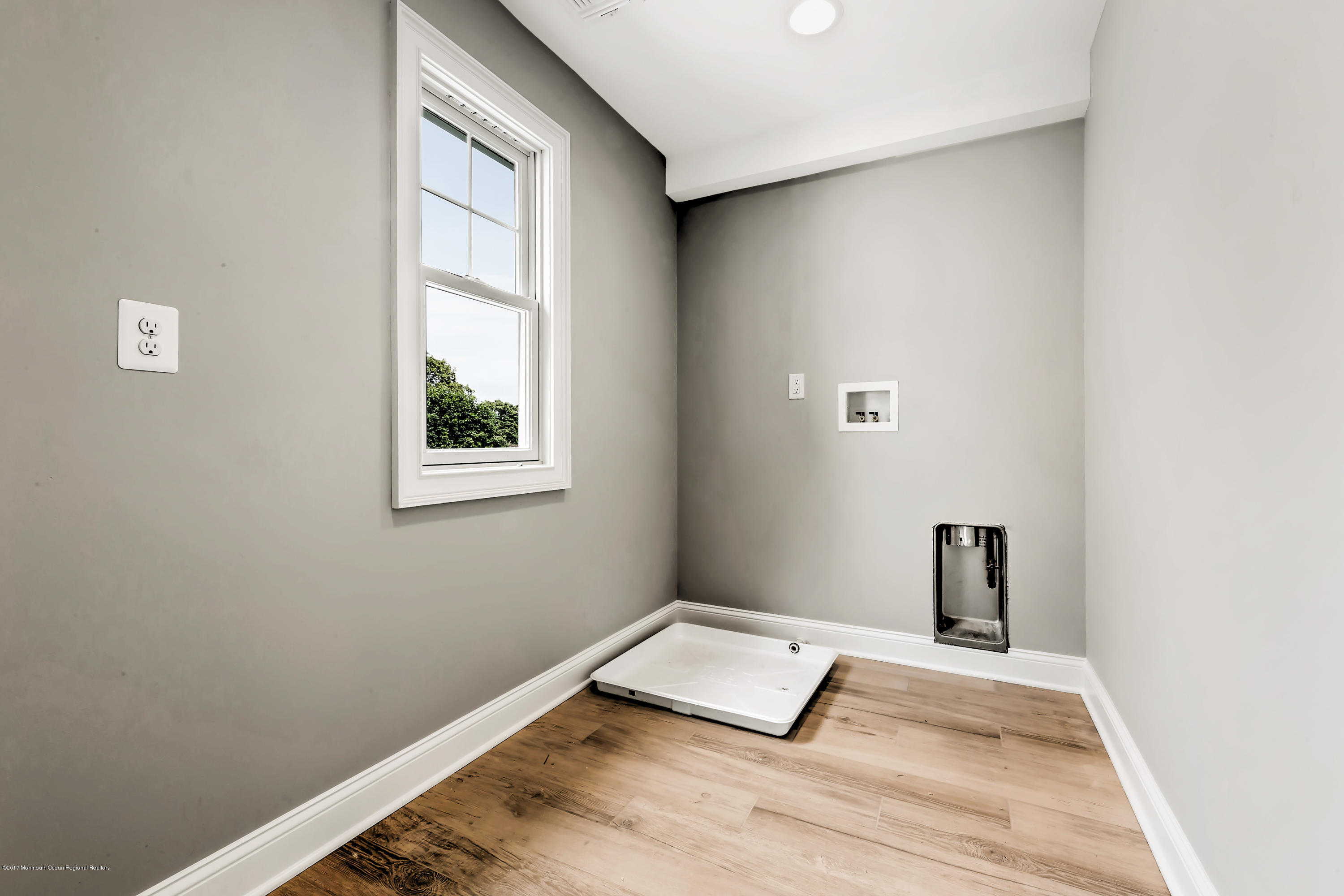 29 3rd Street Rumson, NJ 07760 - Photo 19 of 40 29-3rdStOnline-9289