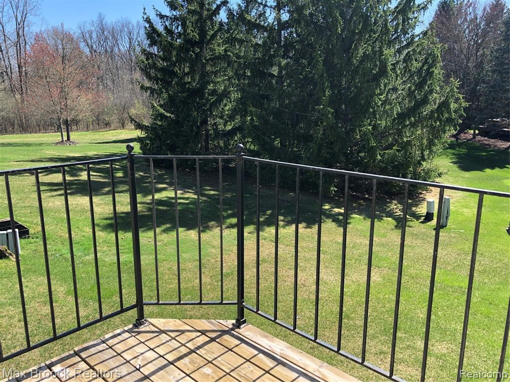 6455 Noble Road West Bloomfield, MI 48322 - Photo 42 of 44