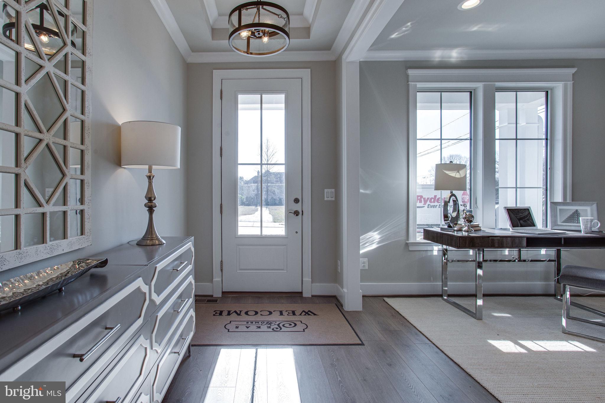 214 Locust Street Southwest Vienna, VA 22180 - Photo 4 of 41 PHOTOS ARE HARRISON MODEL AT 206 COURTHOUSE RD SW.