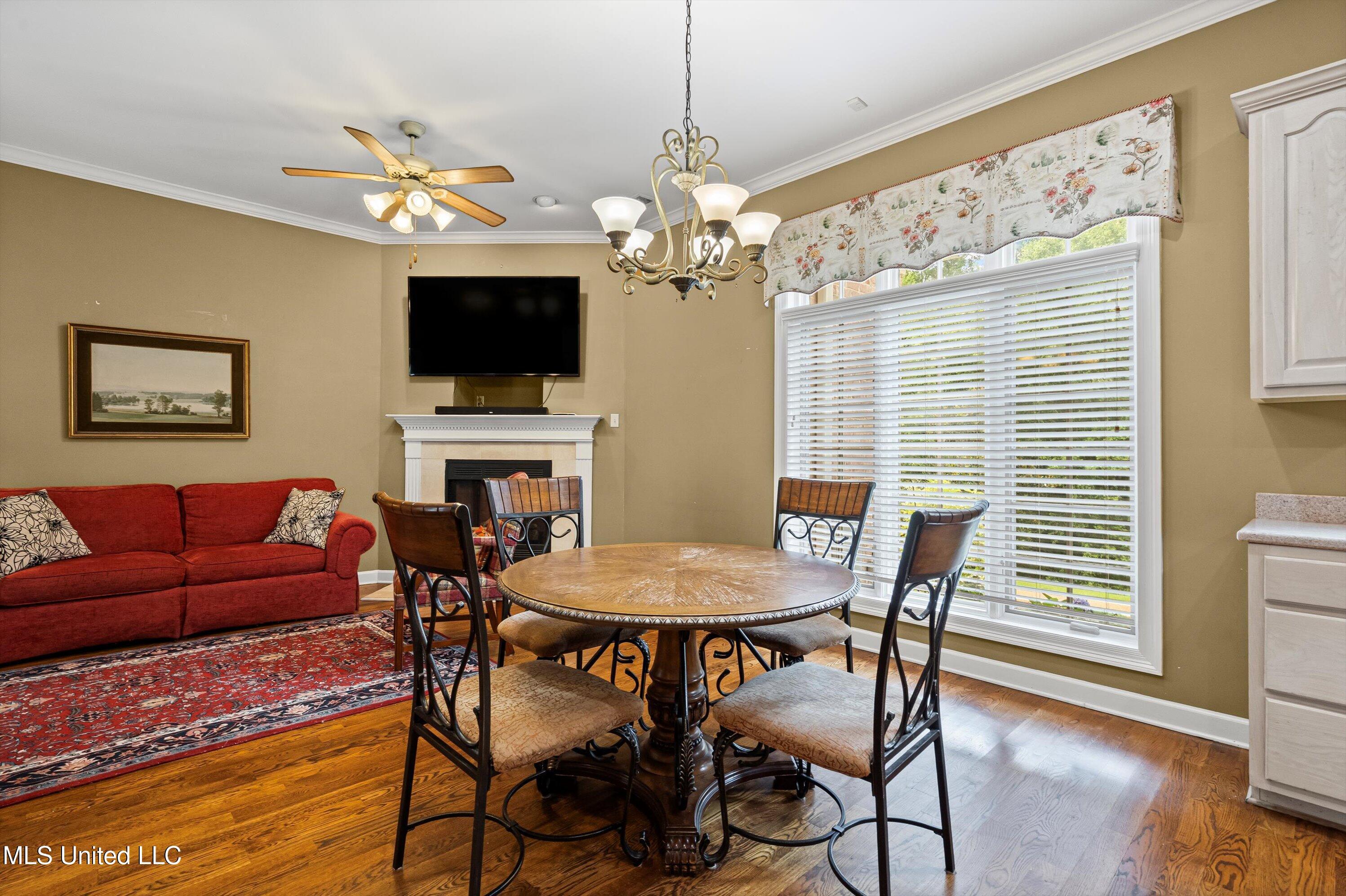 193 Crockett Loop Hernando, MS 38632 - Photo 19 of 64 19-Breakfast Area to Hearth Room