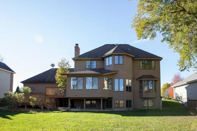 $625,000 | 248 Meadowood Lane, Vadnais Heights, MN 55127