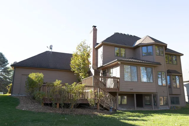 $625,000 | 248 Meadowood Lane, Vadnais Heights, MN 55127