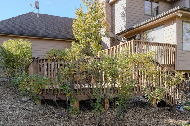 $625,000 | 248 Meadowood Lane, Vadnais Heights, MN 55127