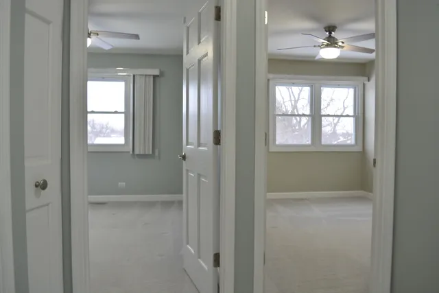 a view of entryway with shower