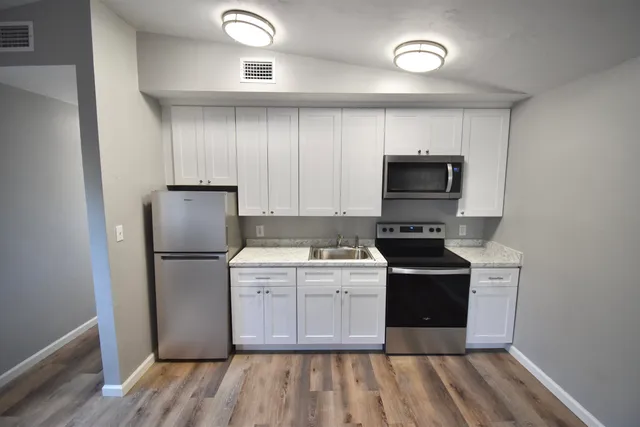 $1,200 | 2400 Lake Hall Road, Unit A, Tallahassee, FL 32309