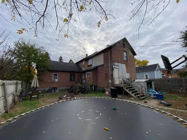 $34,900 | 712 7th Avenue, Menominee, MI 49858