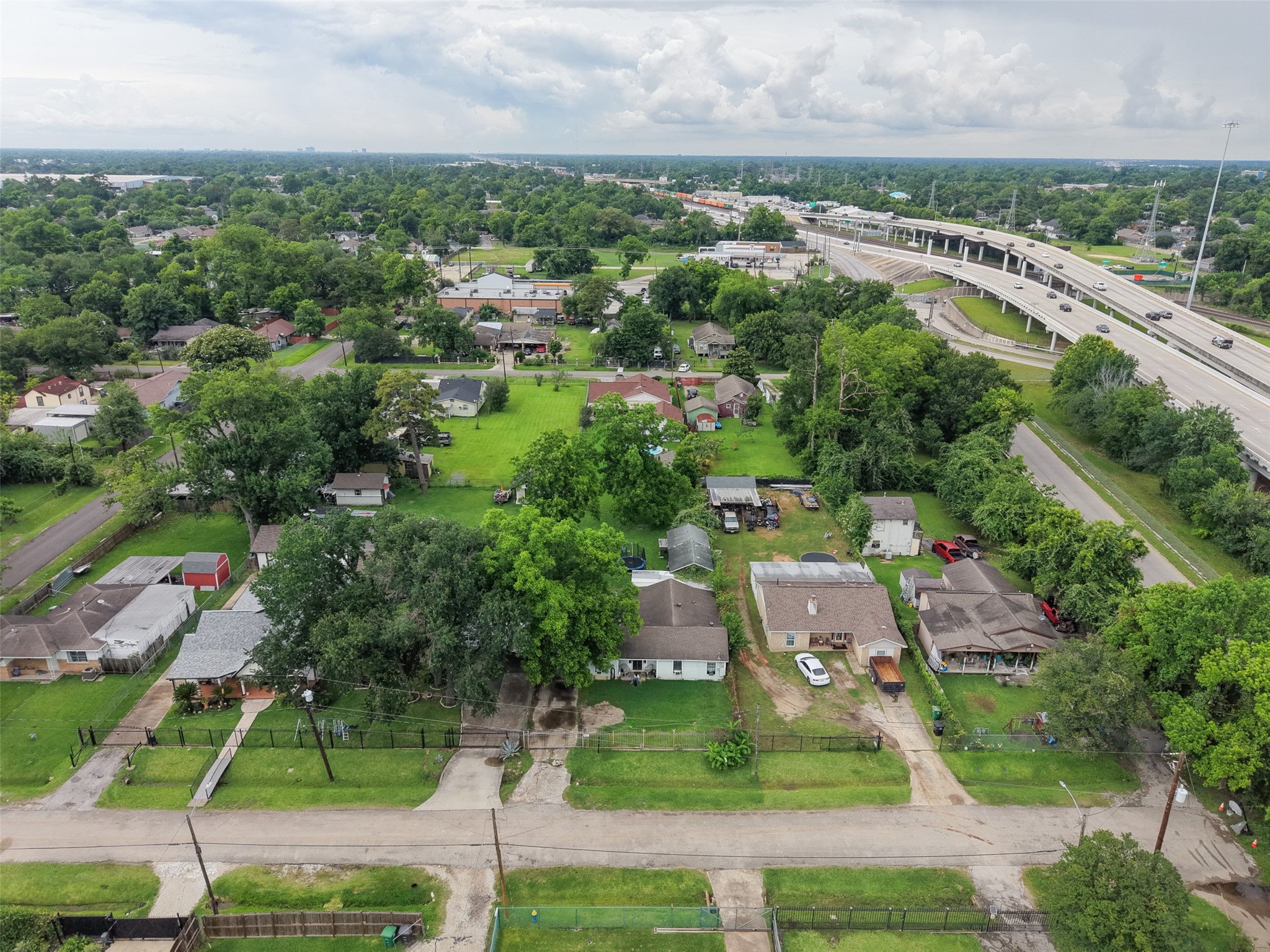 1213 Post Street Houston, TX 77022 - Photo 14 of 20