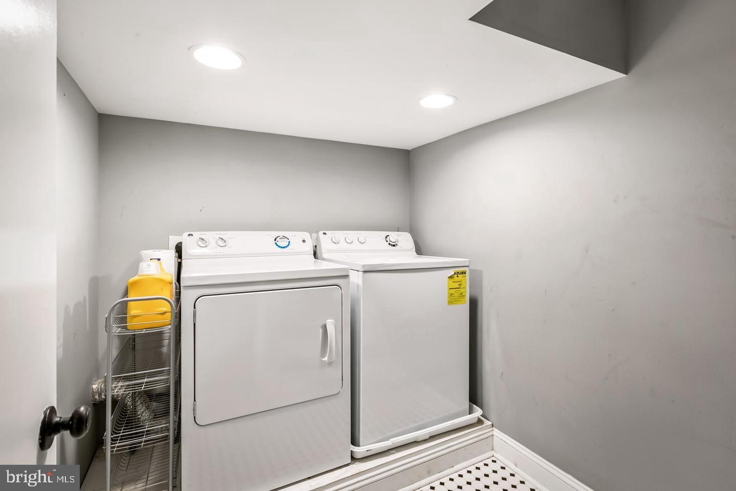 3019 Keswick Road Baltimore, MD 21211 - Photo 23 of 29 a utility room with dryer and washer