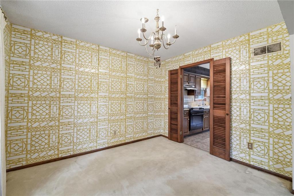8100 Hauser Street Lenexa, KS 66215 - Photo 11 of 40