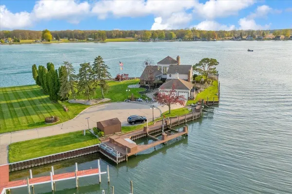$1,599,999 | 523 Lathrop Avenue, Algonac, MI 48001