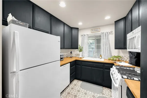 $529,000 | 7304 Quill Drive, Unit 182, Downey, CA 90242