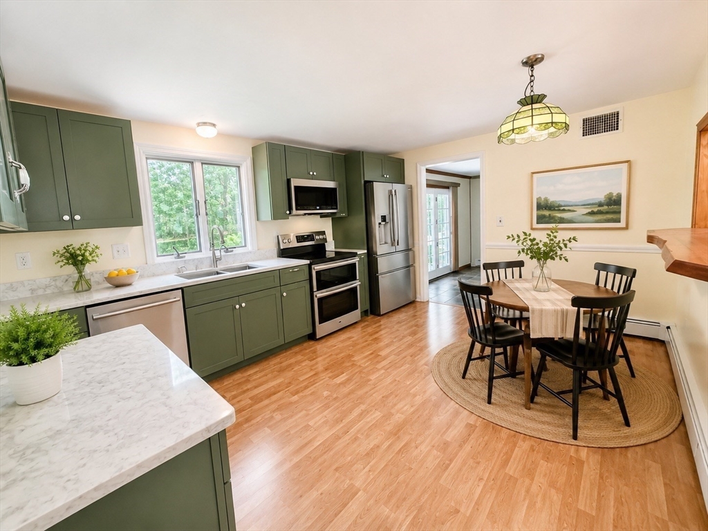 20 Pinecrest Road, Unit 20 Uxbridge, MA 01569 - Photo 7 of 26