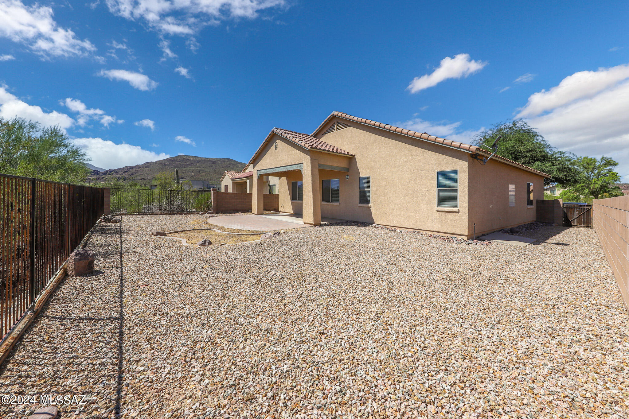 7856 North Rondure Loop Tucson, AZ 85743 - Photo 38 of 42