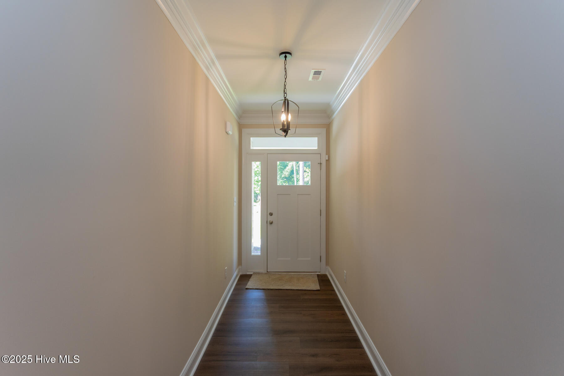 1265 Morganton Road Pinehurst, NC 28374 - Photo 4 of 34 foyer2