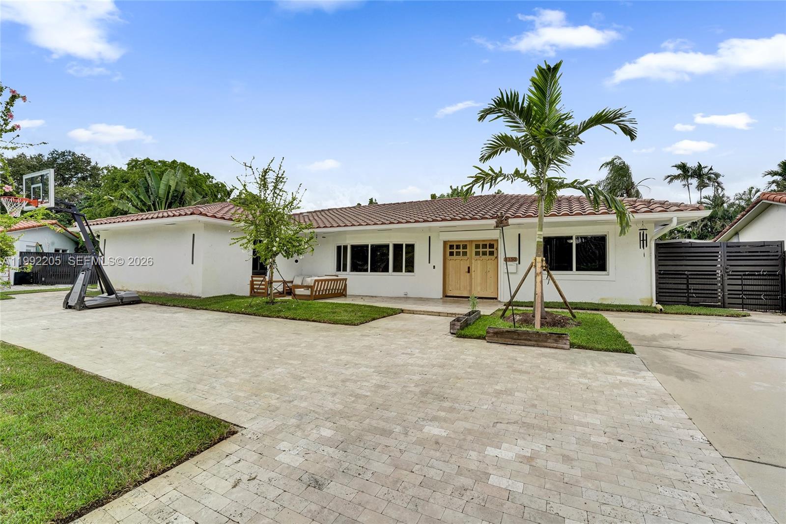 3350 North 40th Street Hollywood, FL 33021 - Photo 1 of 100