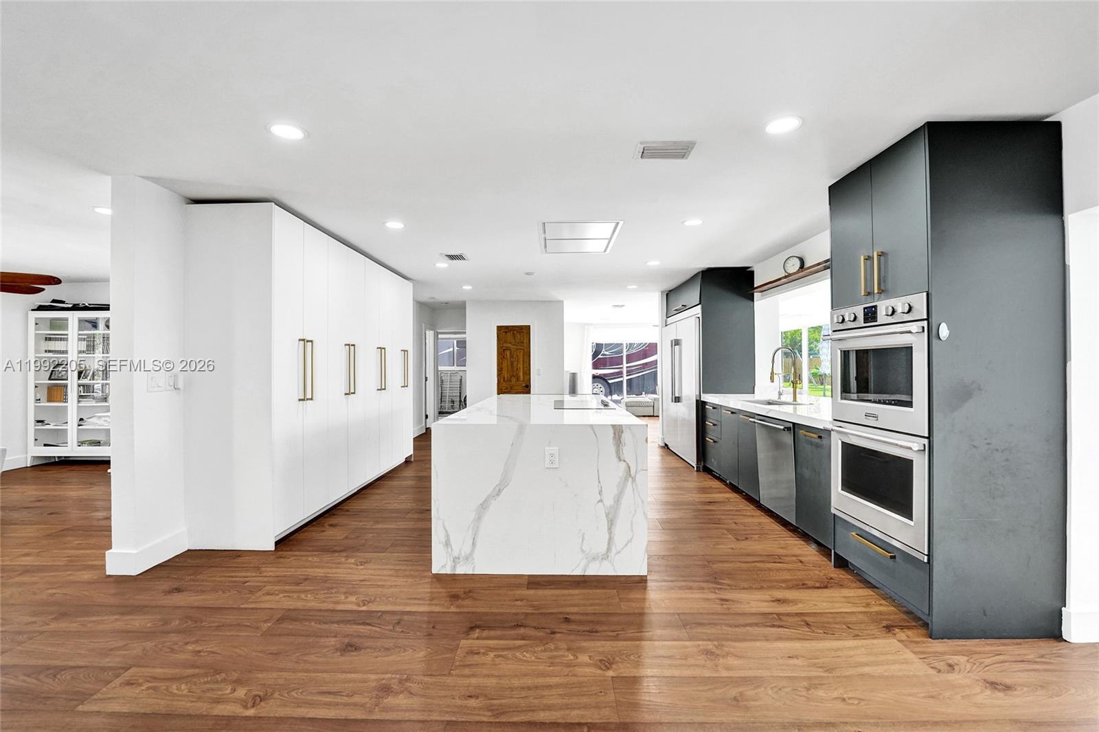 3350 North 40th Street Hollywood, FL 33021 - Photo 15 of 100