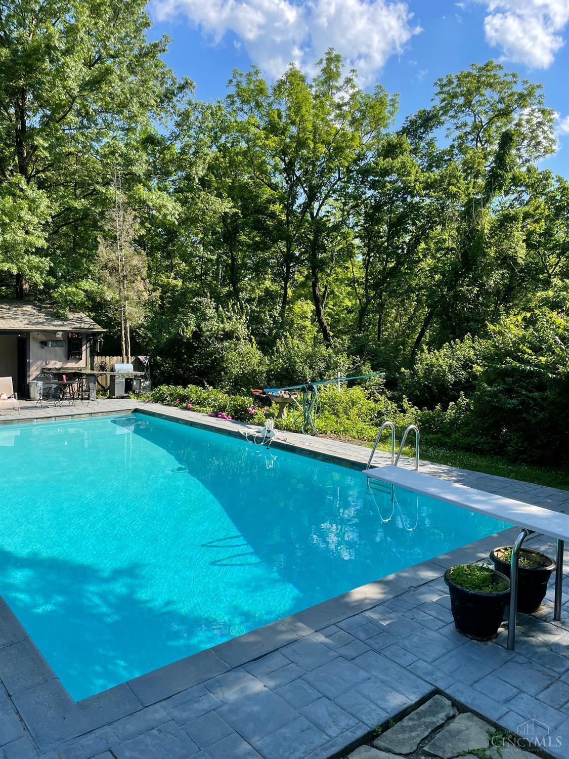 5450 Hobbit Road Cincinnati, OH 45243 - Photo 4 of 49 Gallery Image 4