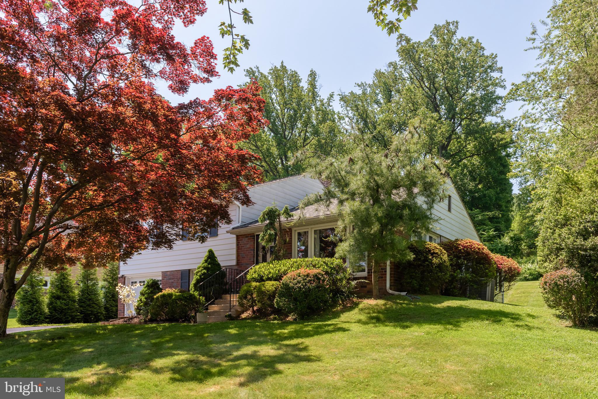 592 Bob White Road Wayne, PA 19087 - Photo 3 of 30