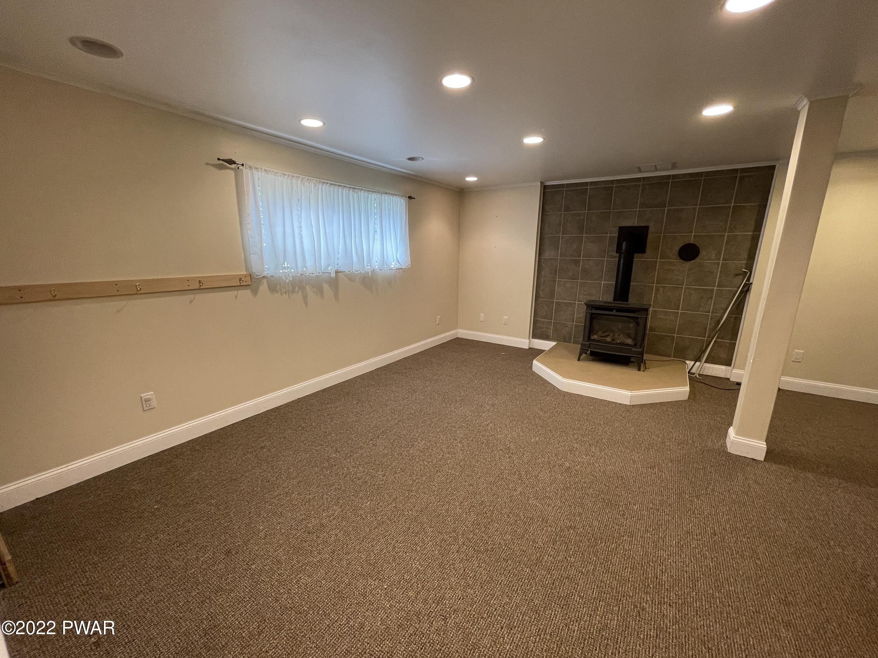 128 Husson Road Milford, PA 18337 - Photo 17 of 28 Family Room
