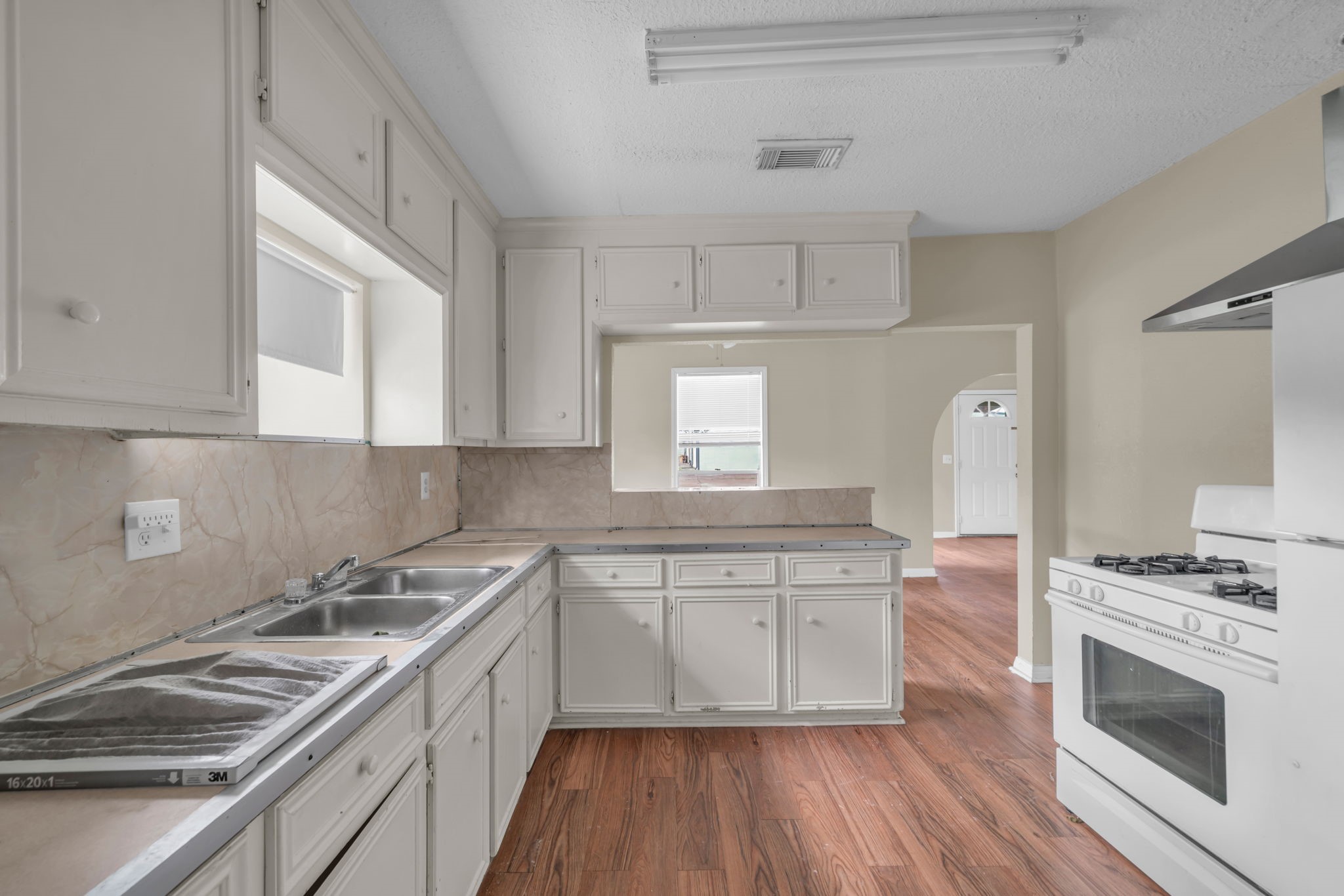 7304 Kinney Street Houston, TX 77087 - Photo 16 of 33