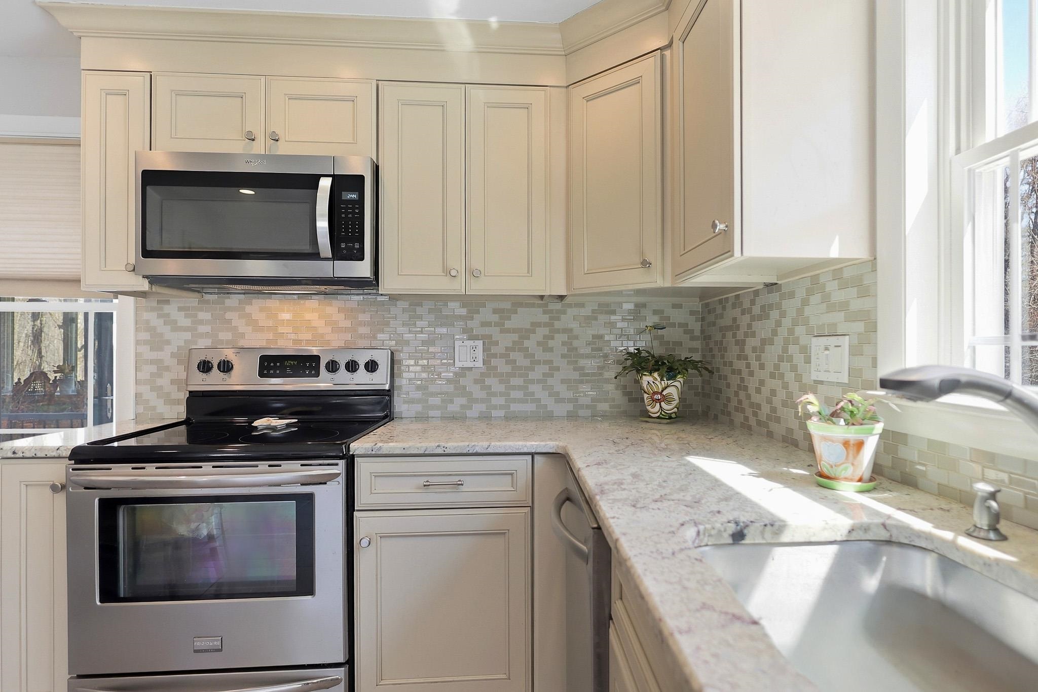 358 East Road Hampstead, NH 03841 - Photo 11 of 28