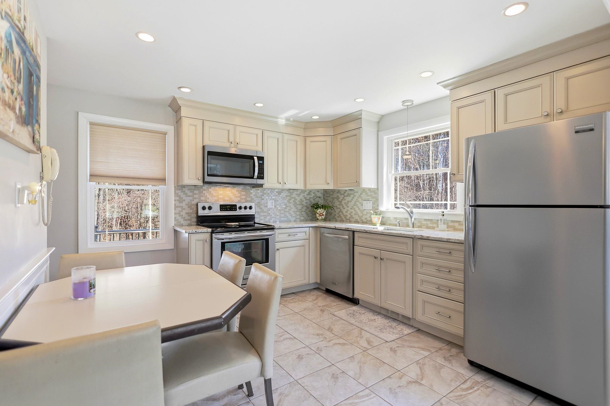 358 East Road Hampstead, NH 03841 - Photo 12 of 28