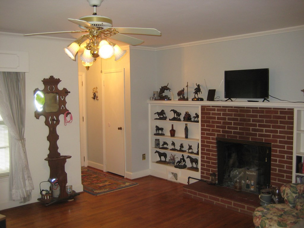 910 Wildwood Road Aiken, SC 29801 - Photo 2 of 8