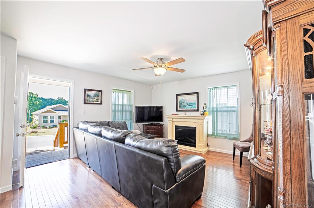 11 Yarrow Meadow Road Weaverville, NC 28787 - Photo 8 of 31 Gallery Image 8