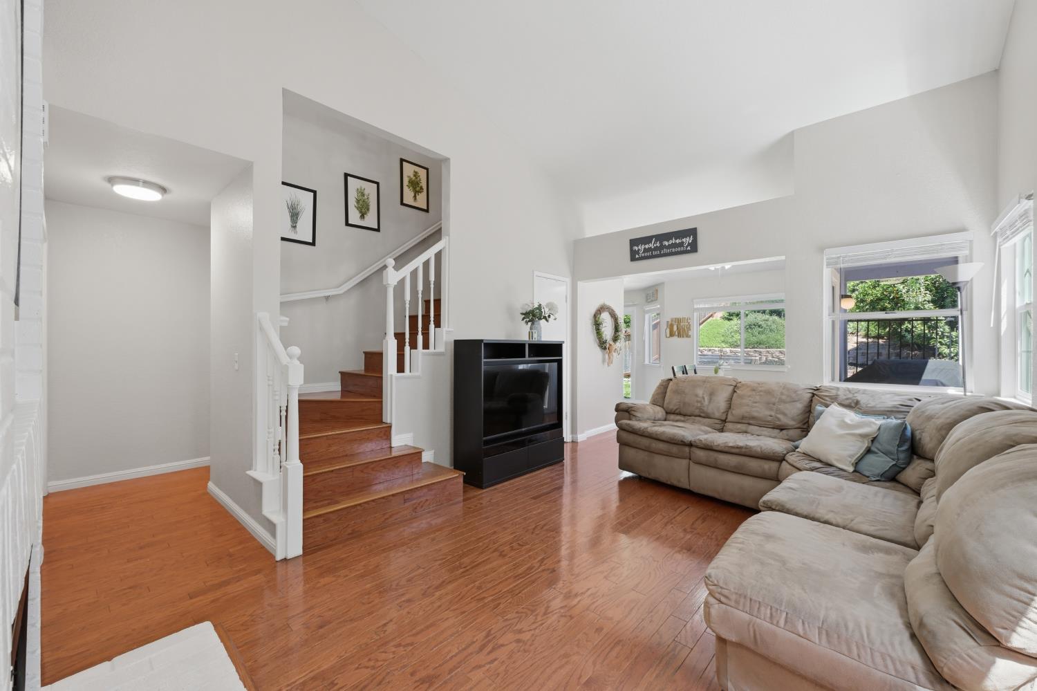 3006 Springview Meadows Drive Rocklin, CA 95677 - Photo 2 of 41