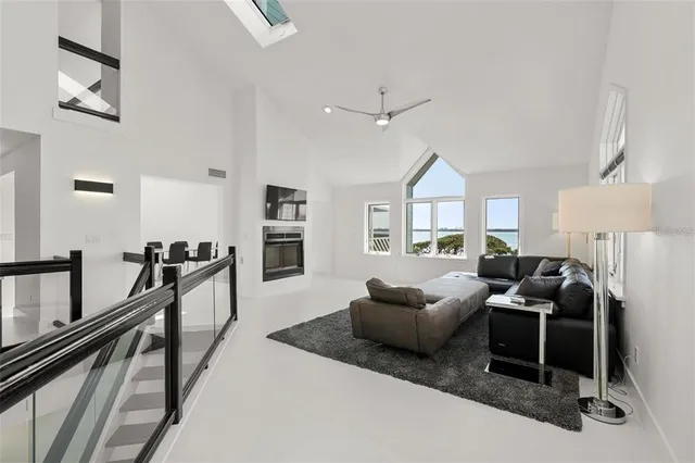 $985,000 | 73 Tidy Island Boulevard, Unit 73, Bradenton, FL 34210