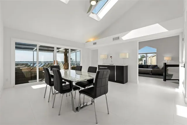 $985,000 | 73 Tidy Island Boulevard, Unit 73, Bradenton, FL 34210