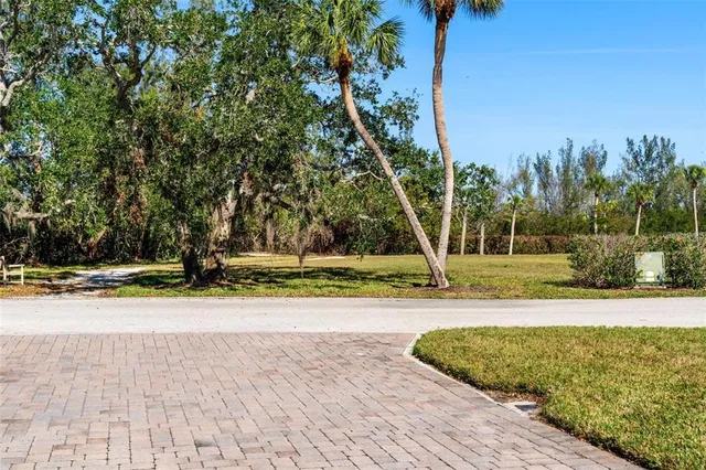 $985,000 | 73 Tidy Island Boulevard, Unit 73, Bradenton, FL 34210