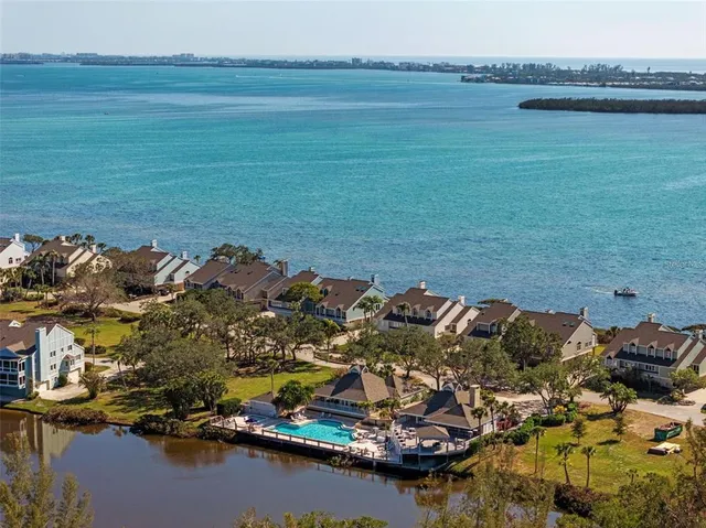 $985,000 | 73 Tidy Island Boulevard, Unit 73, Bradenton, FL 34210