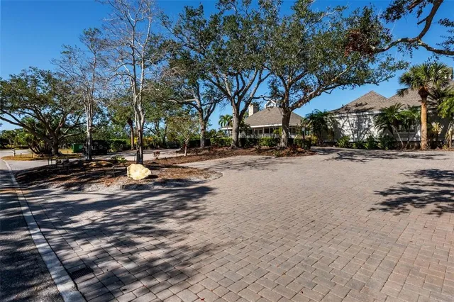 $985,000 | 73 Tidy Island Boulevard, Unit 73, Bradenton, FL 34210