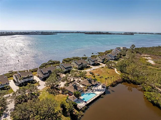 $985,000 | 73 Tidy Island Boulevard, Unit 73, Bradenton, FL 34210