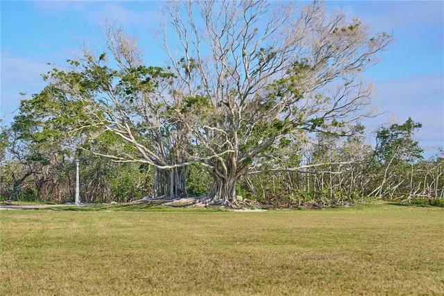 $985,000 | 73 Tidy Island Boulevard, Unit 73, Bradenton, FL 34210