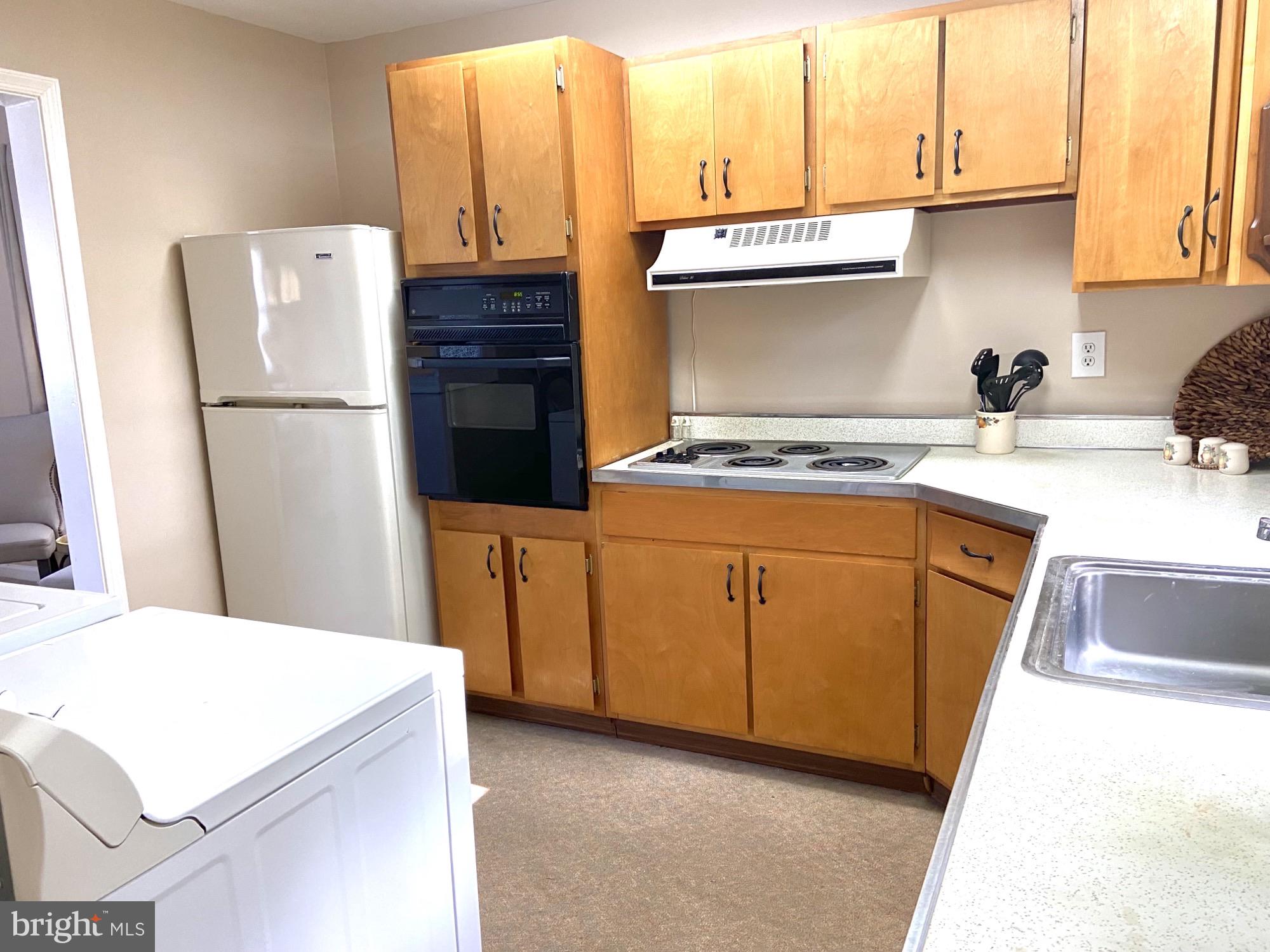 5919 Brookland Road Alexandria, VA 22310 - Photo 15 of 20 Kitchen/Laundry Combo