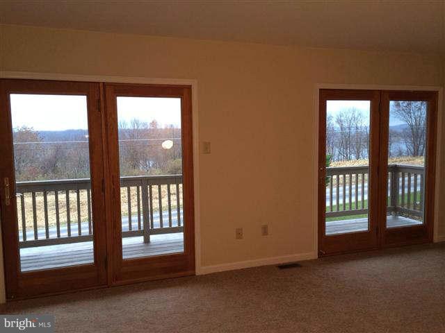 6217 Hf Rd Spring Grove Pa Spring Grove, PA 17362 - Photo 13 of 18 Bedroom (Master)